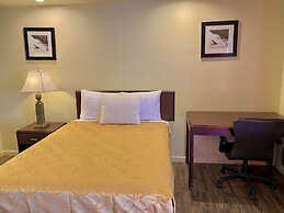 Whistling Pines - Daily & Extended Stay, Elizabeth City