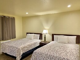 Whistling Pines - Daily & Extended Stay, Elizabeth City