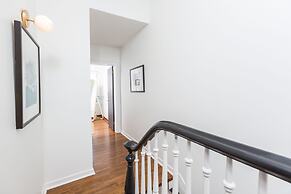 Applewood Suites - Queen West