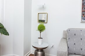 Applewood Suites - Queen West