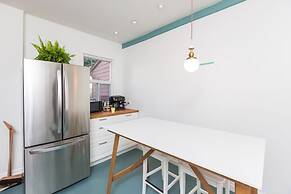 Applewood Suites - Queen West