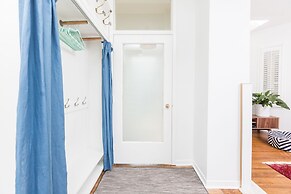 Applewood Suites - Queen West