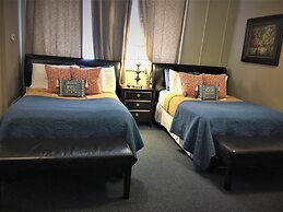 The Loft on the Square Guest Suites