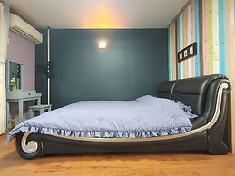 Salmon Village Pension