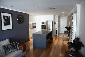 Darling Harbour Getaway