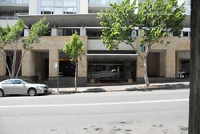 Darling Harbour Getaway