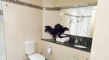 Darling Harbour Getaway