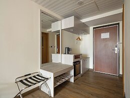 West Hotel