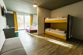 Basekamp Mountain Budget Hotel