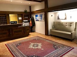 Basekamp Mountain Budget Hotel