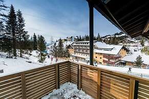 Basekamp Mountain Budget Hotel