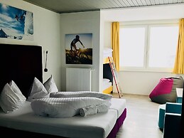 Basekamp Mountain Budget Hotel