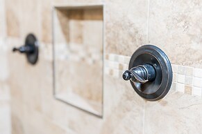 Sugar Bear Mountain Hideaway 3 Bedroom Cabin by RedAwning