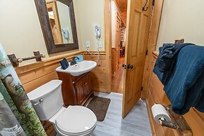 Sugar Bear Mountain Hideaway 3 Bedroom Cabin by RedAwning
