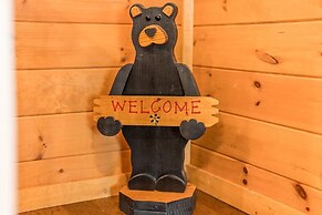 Sugar Bear Mountain Hideaway 3 Bedroom Cabin by RedAwning