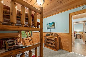 Sugar Bear Mountain Hideaway 3 Bedroom Cabin by RedAwning