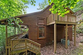 Sugar Bear Mountain Hideaway 3 Bedroom Cabin by RedAwning