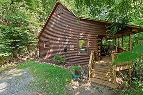 Sugar Bear Mountain Hideaway 3 Bedroom Cabin by RedAwning
