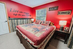 Bearly Hidden Ridge 5 Bedroom Cabin by RedAwning