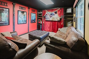 Bearly Hidden Ridge 5 Bedroom Cabin by RedAwning