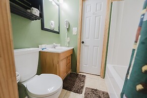 Bearly Hidden Ridge 5 Bedroom Cabin by RedAwning