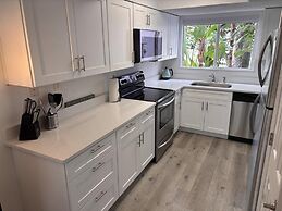 Coconut Palms Townhome 2 Bedroom Townhouse by RedAwning