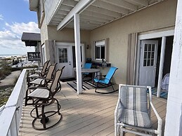Ocean Front Beach  Walking Distance To Flagler 4 Bedroom Home by RedAw