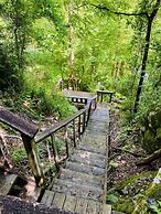 Riverview 1 Bedroom Cabin by RedAwning