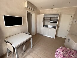 Marina Beach Suite Hotel