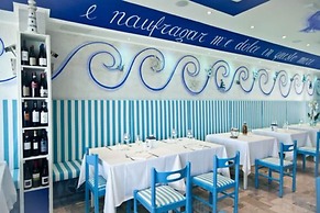 Marina Beach Suite Hotel