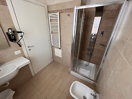 Marina Beach Suite Hotel