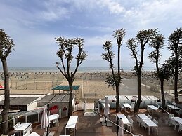 Marina Beach Suite Hotel