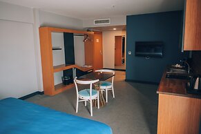 Roof 264 Hotel and Suites