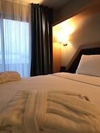 Roof 264 Hotel and Suites