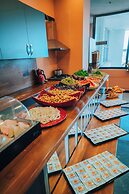 Roof 264 Hotel and Suites