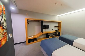 Roof 264 Hotel and Suites