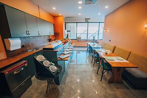 Roof 264 Hotel and Suites