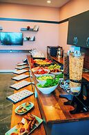 Roof 264 Hotel and Suites