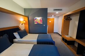 Roof 264 Hotel and Suites