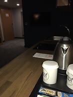 Roof 264 Hotel and Suites