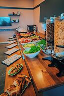 Roof 264 Hotel and Suites