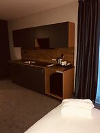 Roof 264 Hotel and Suites