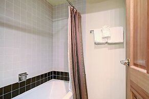 Stay Slopeside At Peak 9, Cozy Studio Steps To Apres& Dining Studio Be