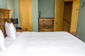 Bright Winter Stay W/skylight 2br/ba Short Stroll To Main St 2 Bedroom