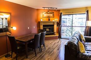 Bright Winter Stay W/skylight 2br/ba Short Stroll To Main St 2 Bedroom