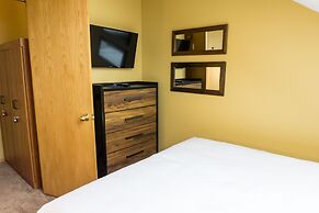 Bright Winter Stay W/skylight 2br/ba Short Stroll To Main St 2 Bedroom