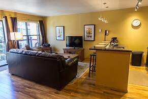 Bright Winter Stay W/skylight 2br/ba Short Stroll To Main St 2 Bedroom