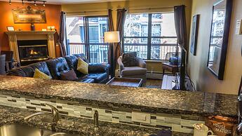 Bright Winter Stay W/skylight 2br/ba Short Stroll To Main St 2 Bedroom