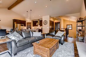 New 3bdr Luxury /sleeps 10 W Fireplace & Mountain Views 3 Bedroom Town