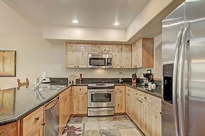 Soaring Ceilings + Mins To Gondola/apres-ski - 2br Sleeps 6 2 Bedroom 